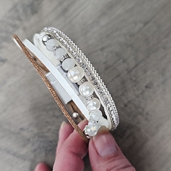 New Multi Strand Mixed Material Bracelet - Picture 1 of 5